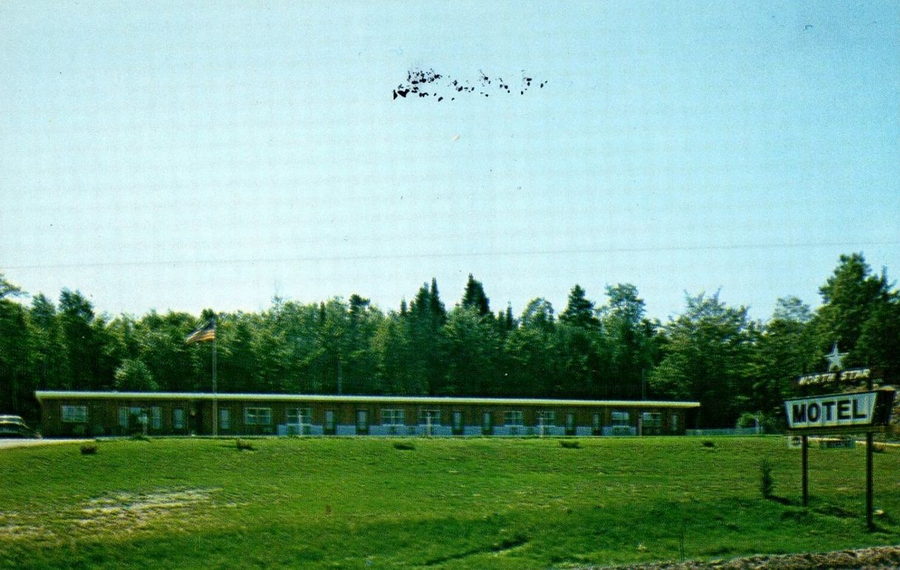 North Star Motel (Brevort Motel) - Vintage Postcard (newer photo)